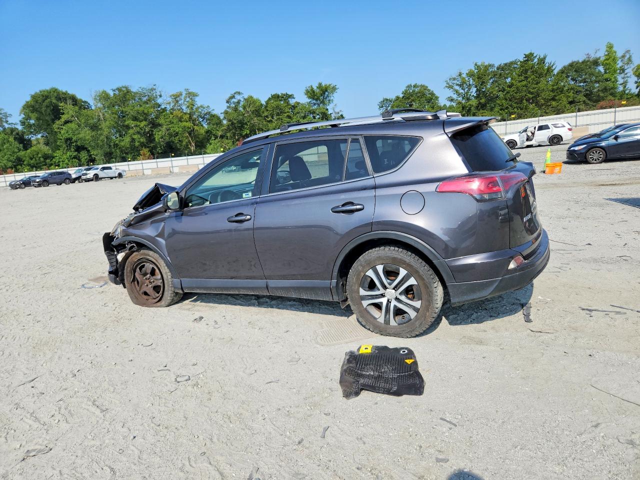 2018 TOYOTA RAV4 LE — снимка 2