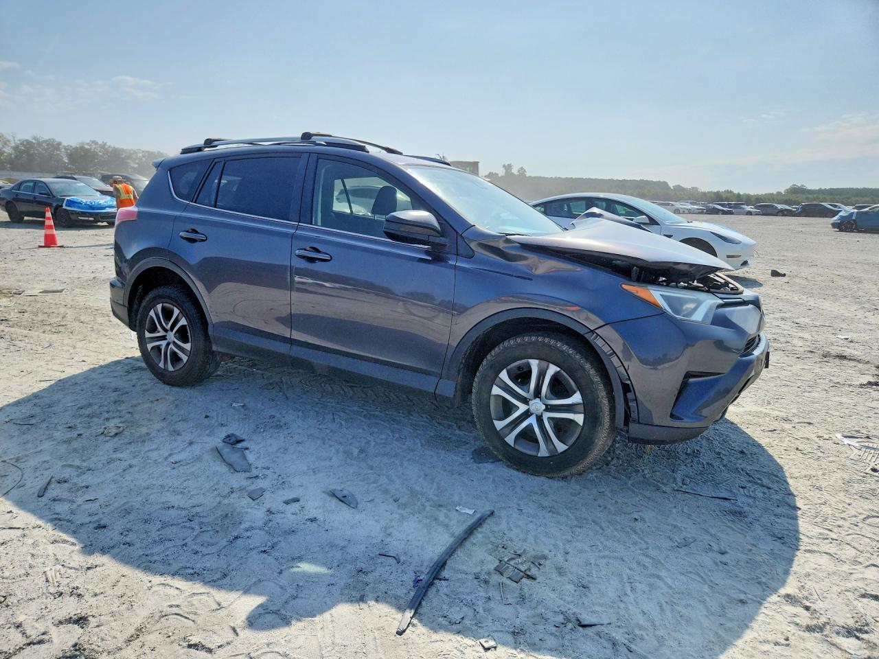 2018 TOYOTA RAV4 LE — снимка 4