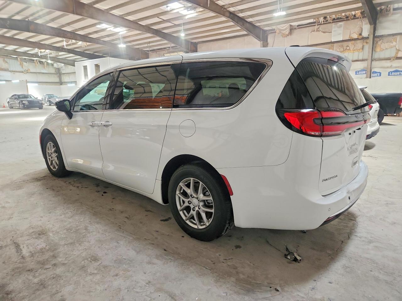 2027 CHRYSLER PACIFICA SELECT — снимка 2