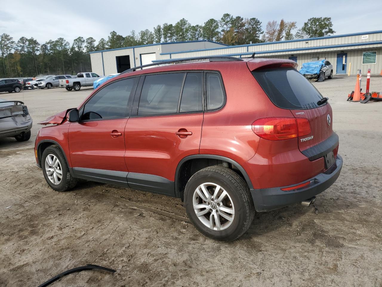 2016 VOLKSWAGEN TIGUAN S — снимка 2