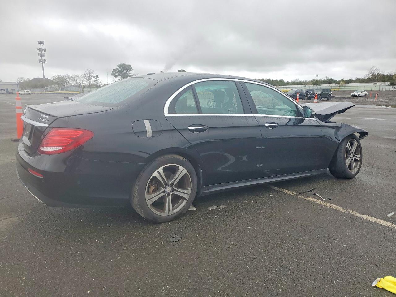 2017 MERCEDES-BENZ E 300 4MATIC — снимка 3
