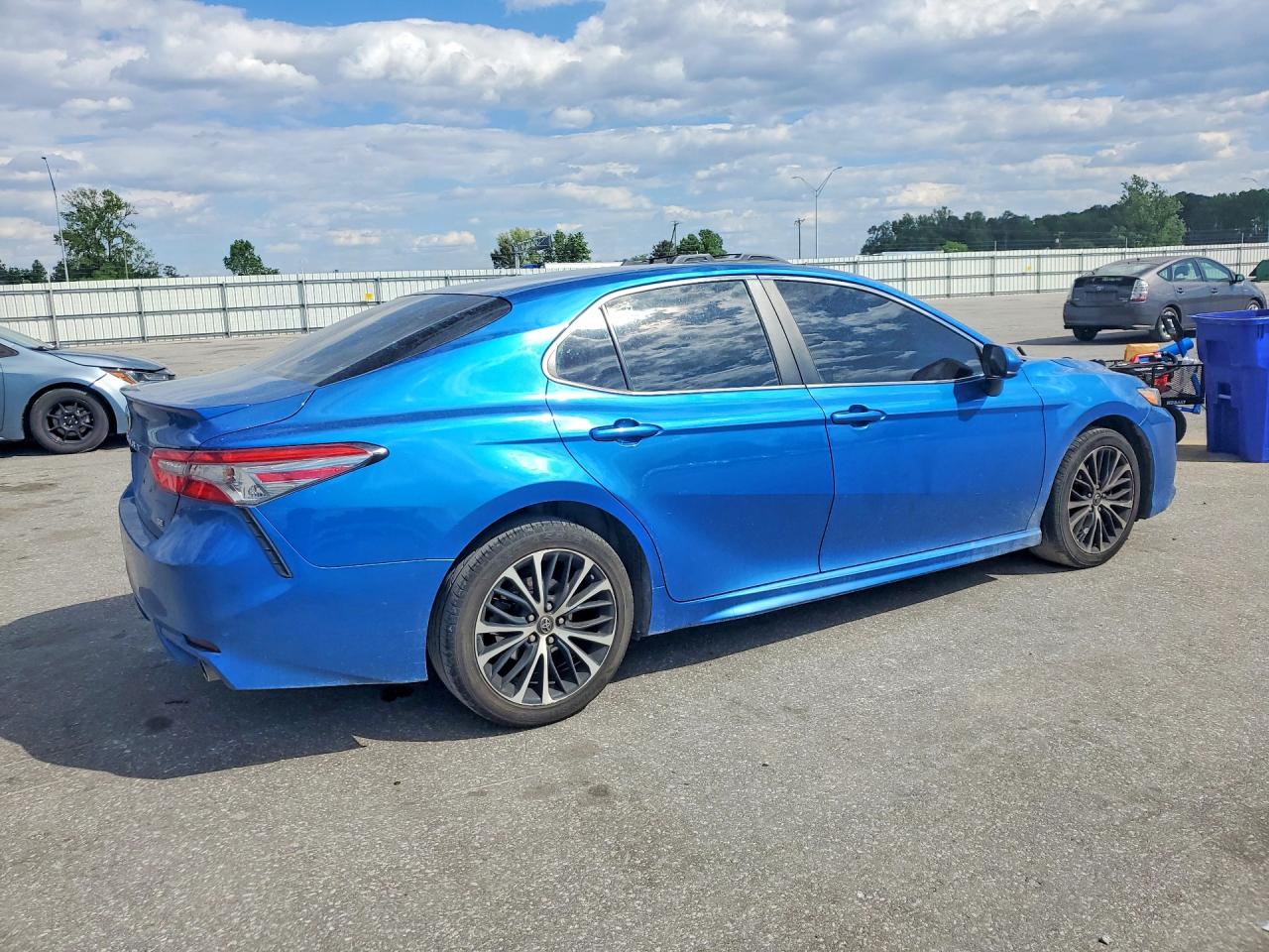 2018 TOYOTA CAMRY SE — снимка 3