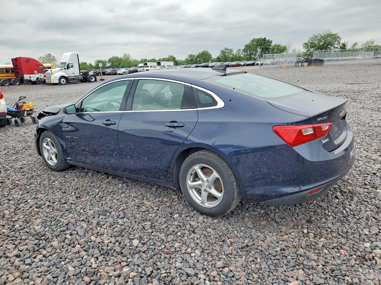 2017 CHEVROLET MALIBU LS — снимка 2