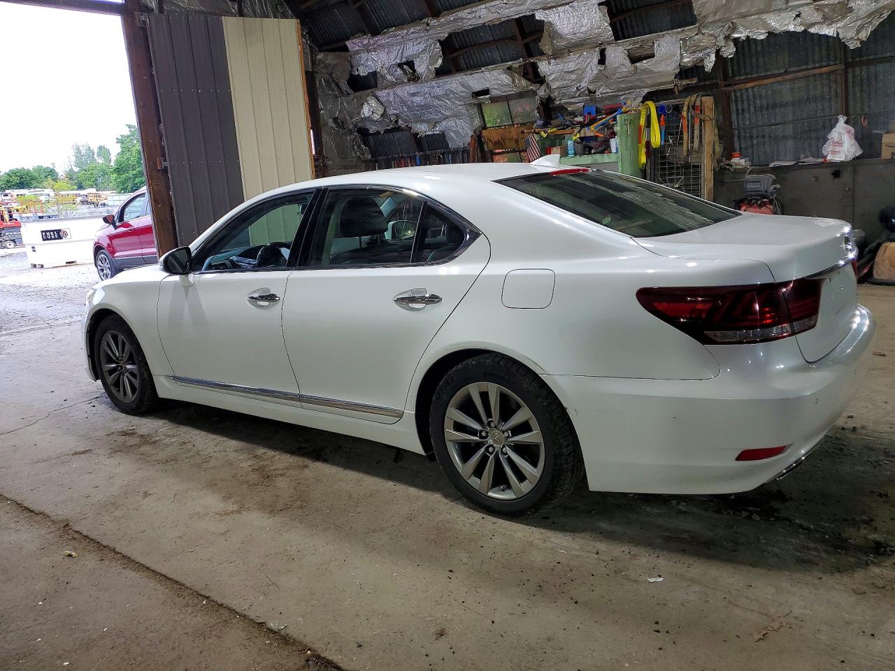 2014 LEXUS LS 460 — снимка 2