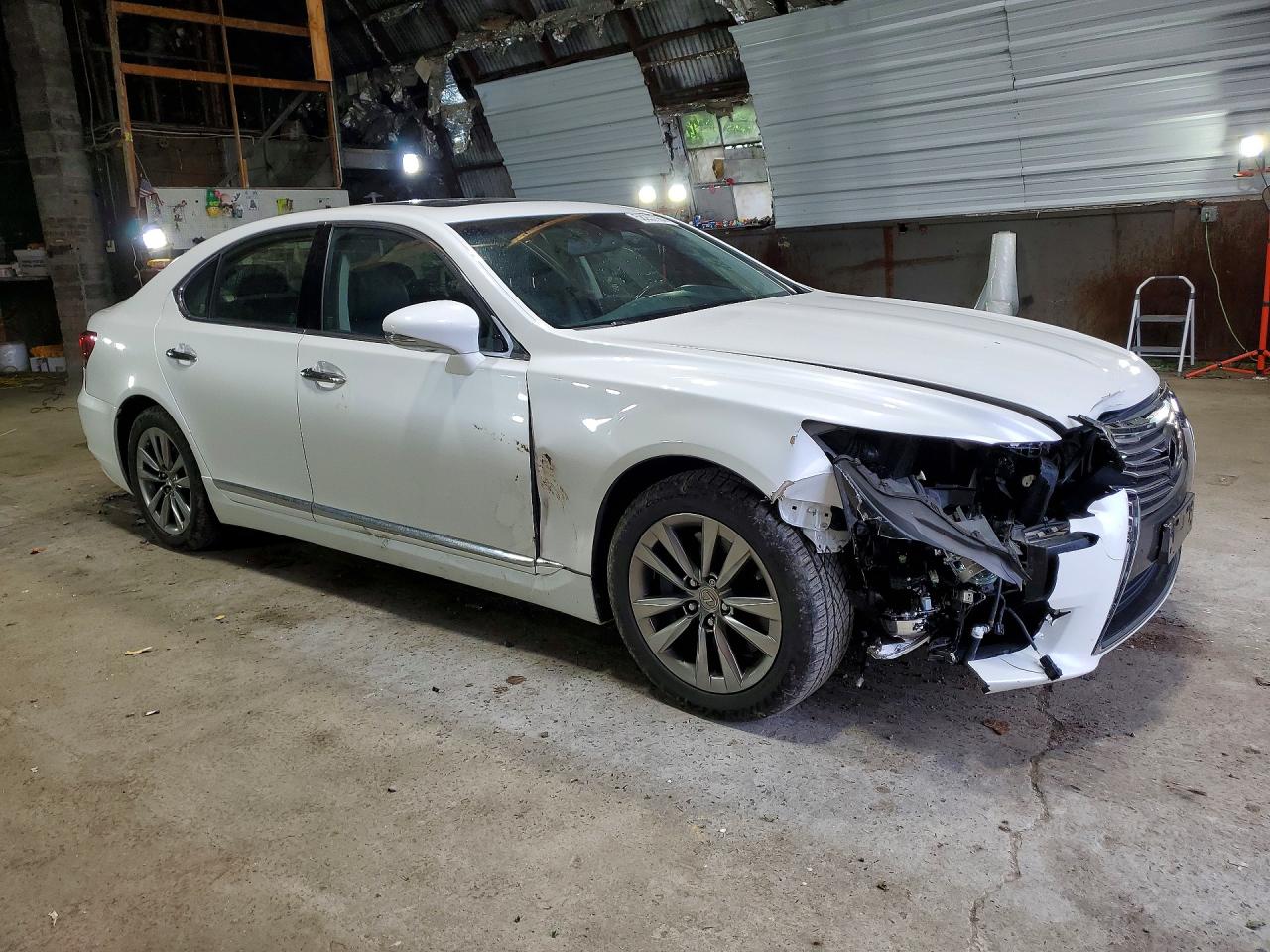 2014 LEXUS LS 460 — снимка 4