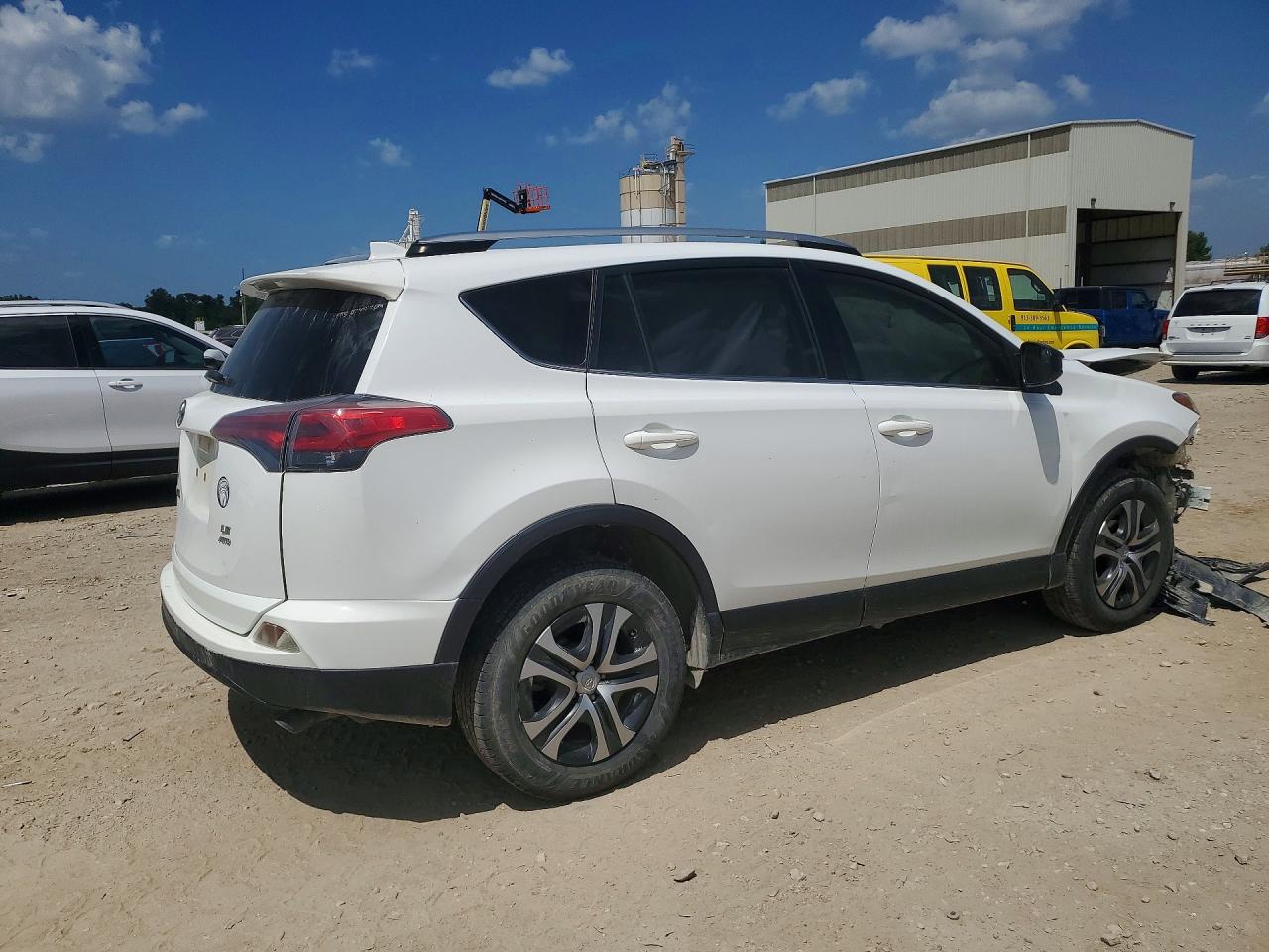 2017 TOYOTA RAV4 LE — снимка 3
