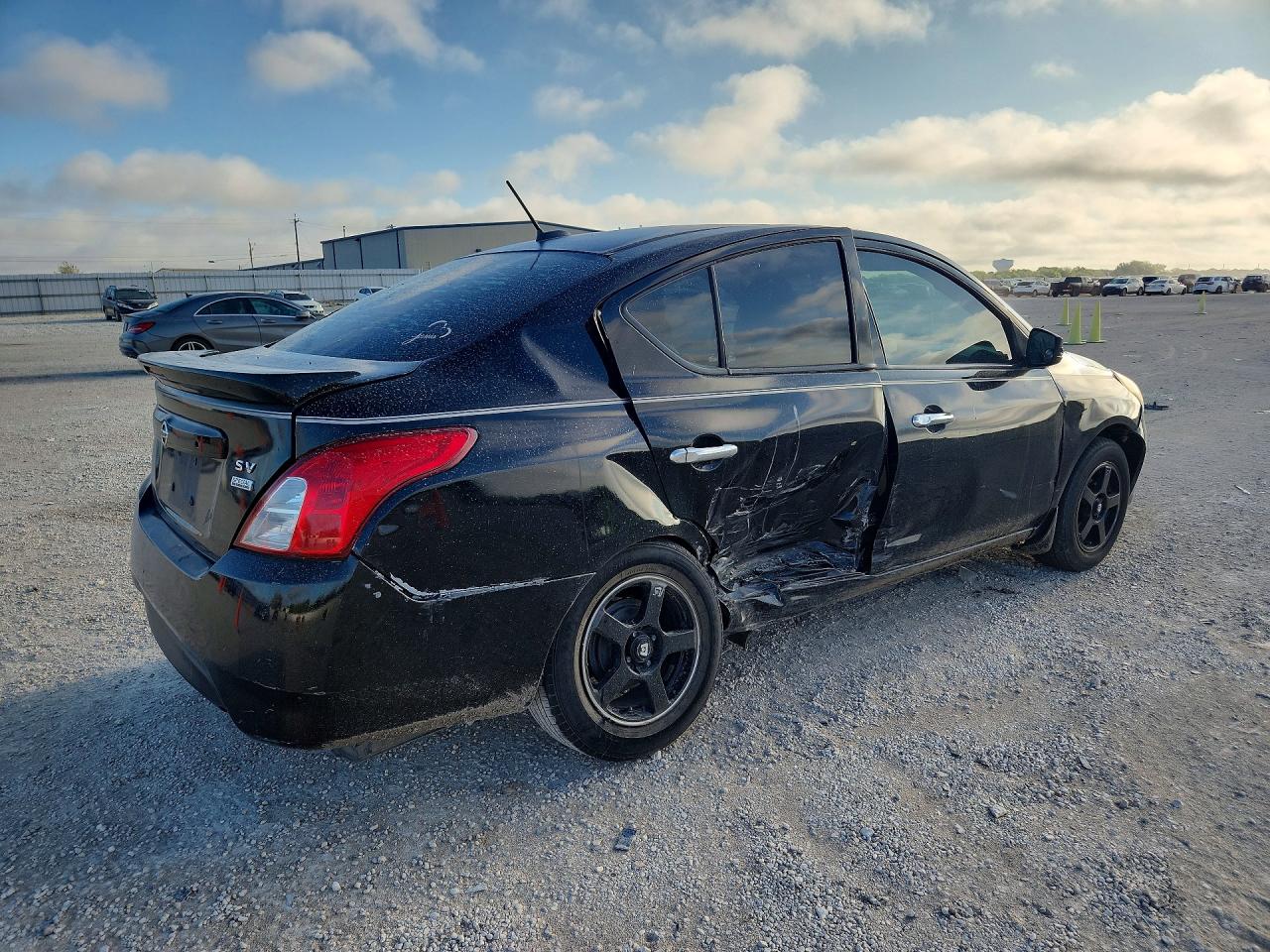 2017 NISSAN VERSA 1.6 S — снимка 3