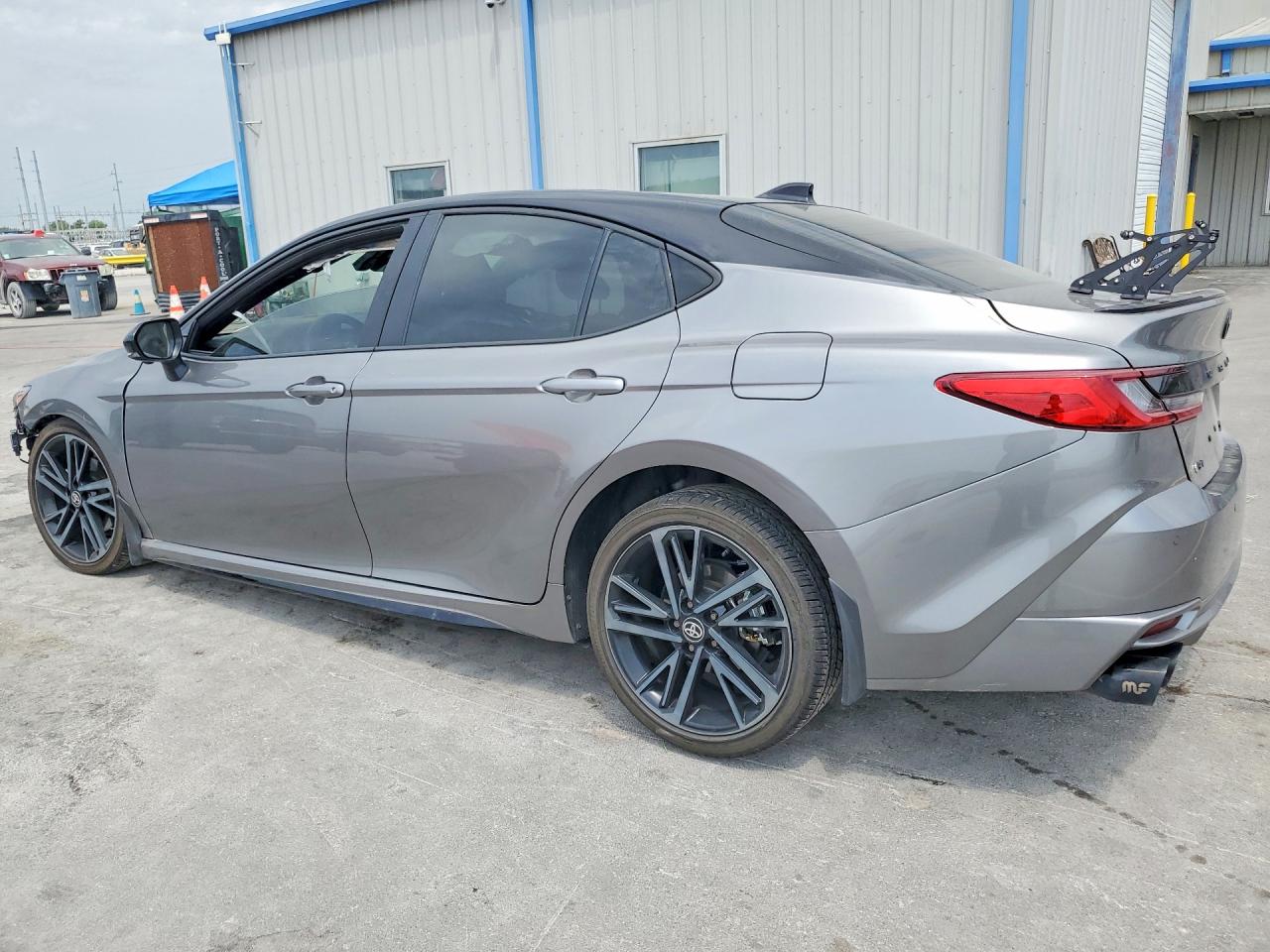 2026 TOYOTA CAMRY XSE — снимка 2