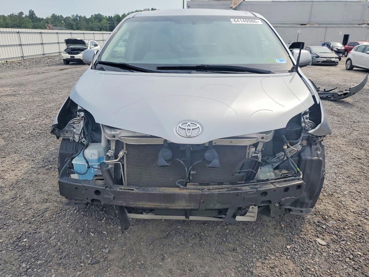 2017 TOYOTA SIENNA LE — снимка 5