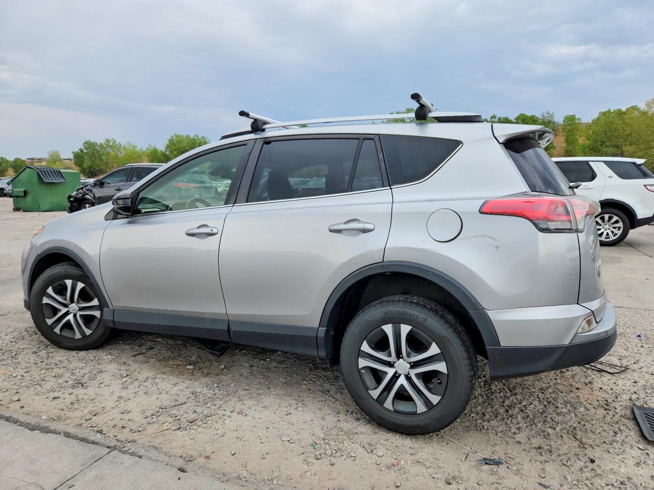 2018 TOYOTA RAV4 LE — снимка 2