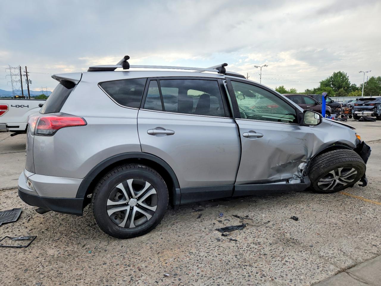 2018 TOYOTA RAV4 LE — снимка 3