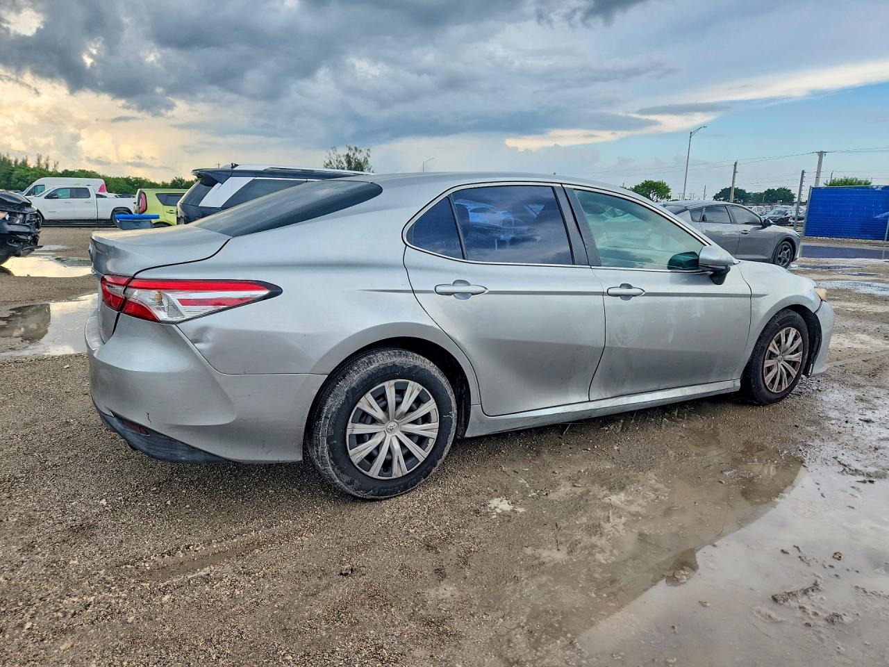 2018 TOYOTA CAMRY L — снимка 3