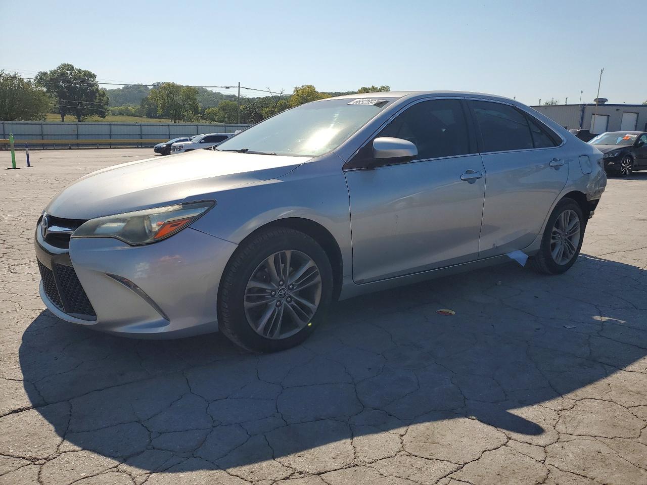 2016 TOYOTA CAMRY SE