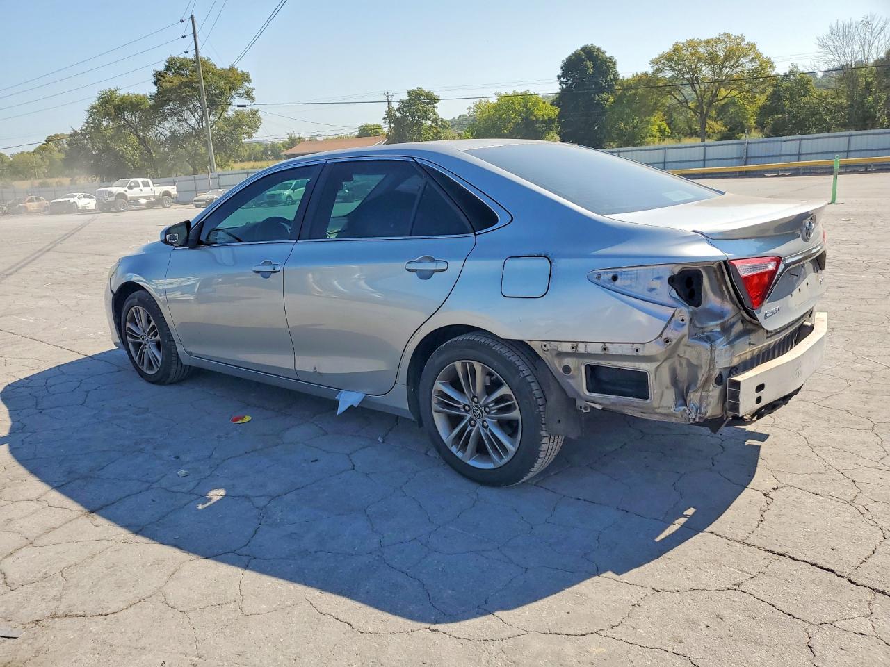 2016 TOYOTA CAMRY SE — снимка 2