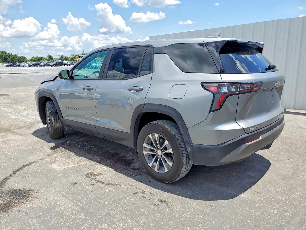 2026 CHEVROLET EQUINOX LT — снимка 2