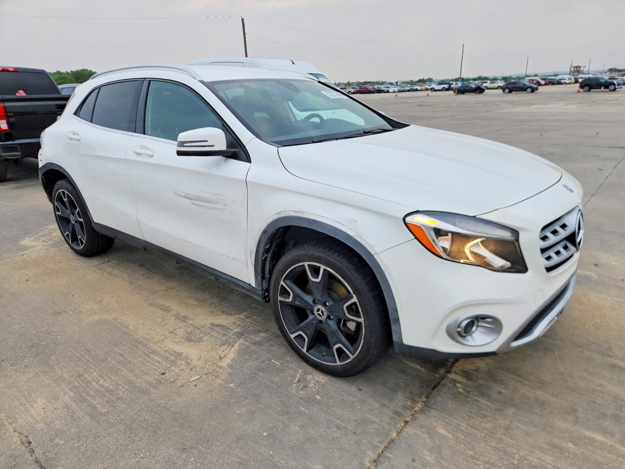 2020 MERCEDES-BENZ GLA 250 4MATIC — снимка 4