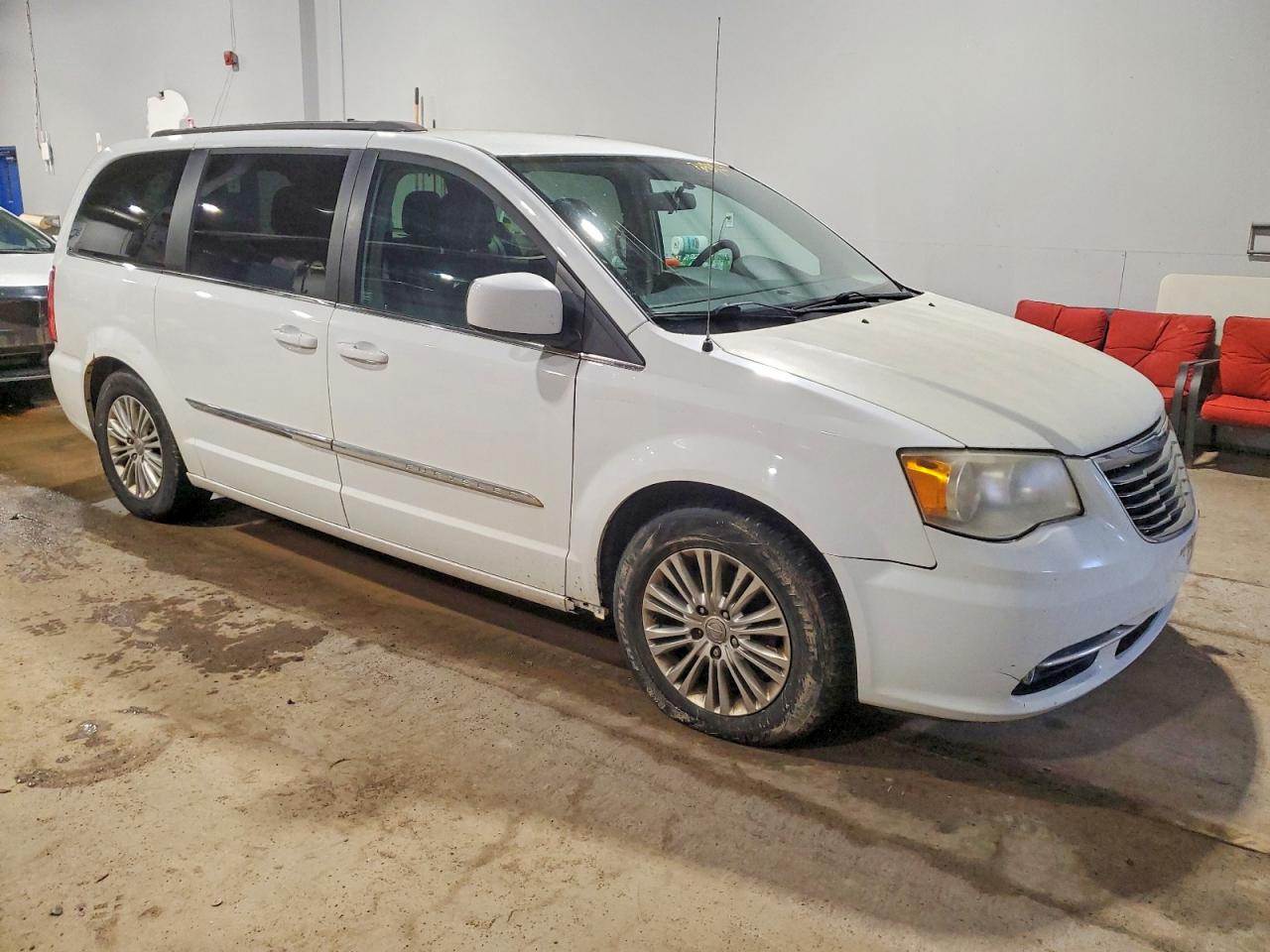 2015 CHRYSLER TOWN & COUNTRY TOURING L — снимка 4