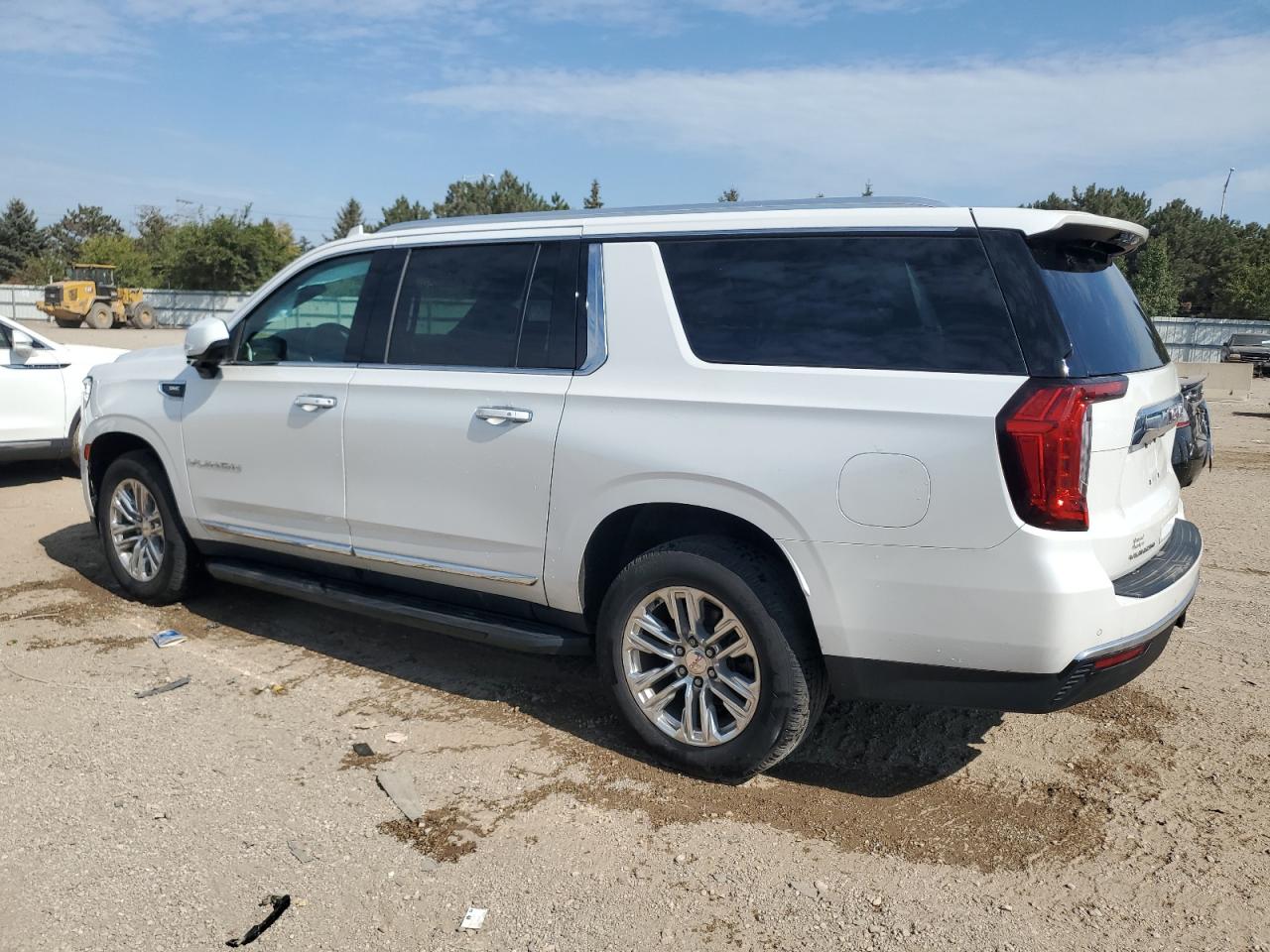 2021 GMC YUKON XL K1500 SLT — снимка 2