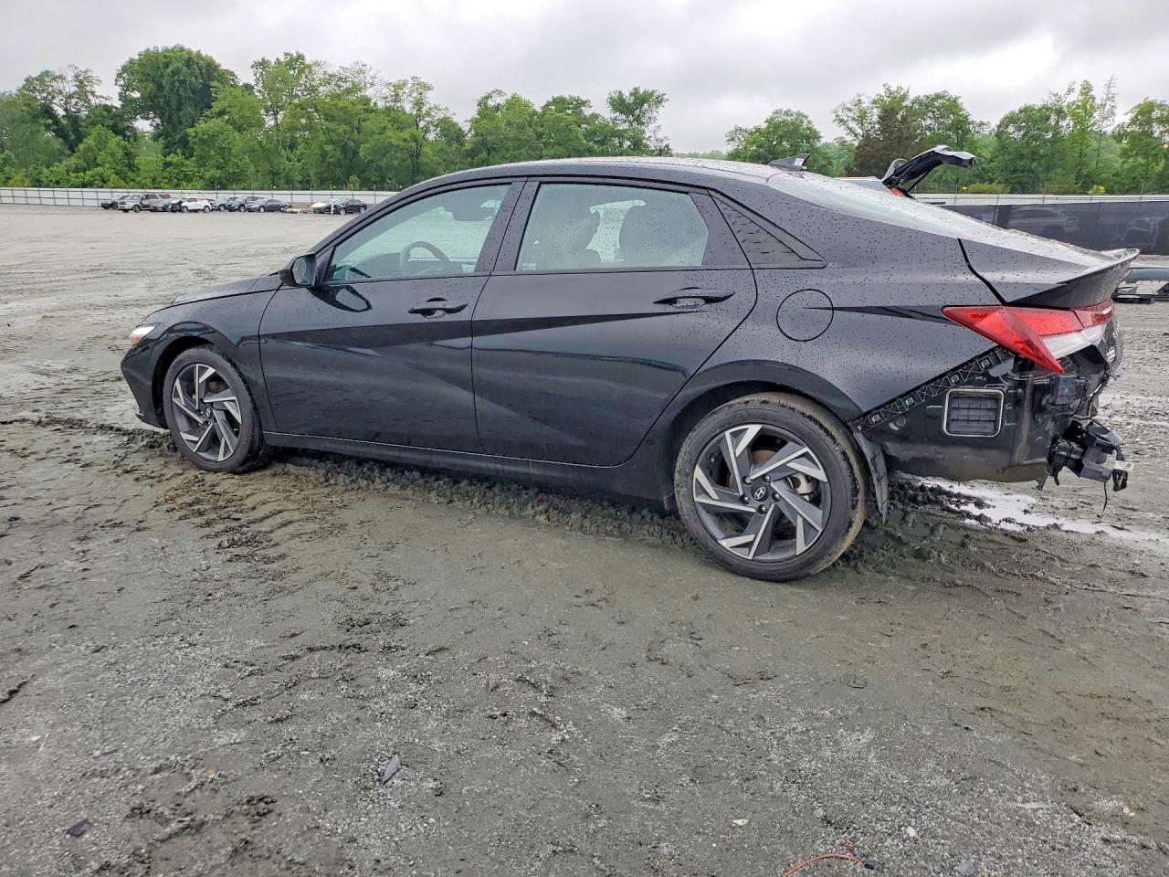 2025 HYUNDAI ELANTRA SEL SPORT — снимка 2