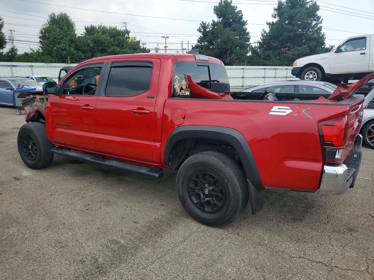 2023 TOYOTA TACOMA SR5 V6 — снимка 2