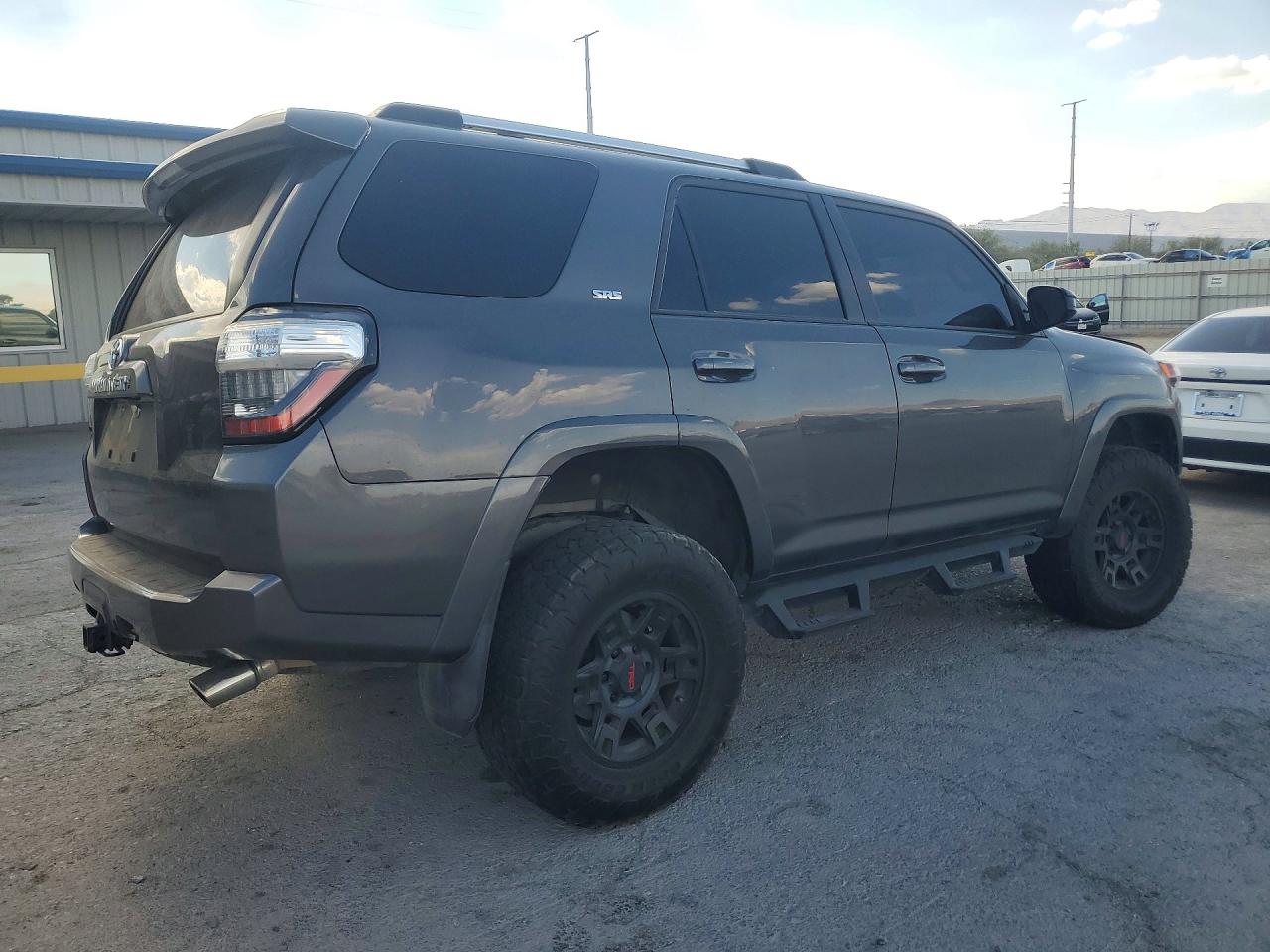 2022 TOYOTA 4RUNNER SR5 — снимка 3