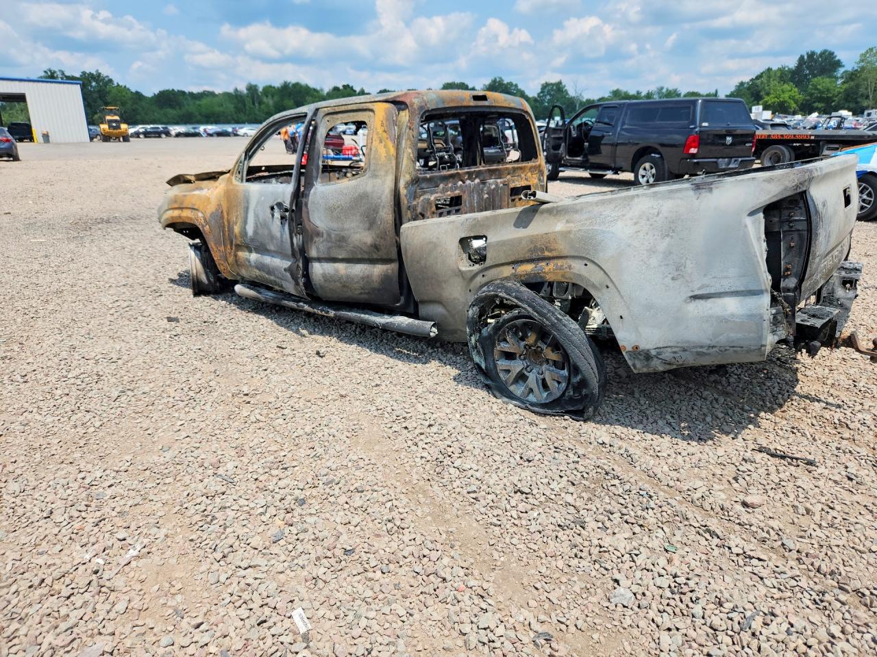 2017 TOYOTA TACOMA SR5 V6 — снимка 2