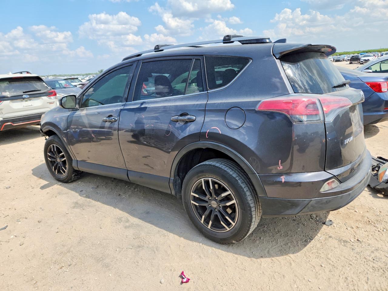 2017 TOYOTA RAV4 LE — снимка 2