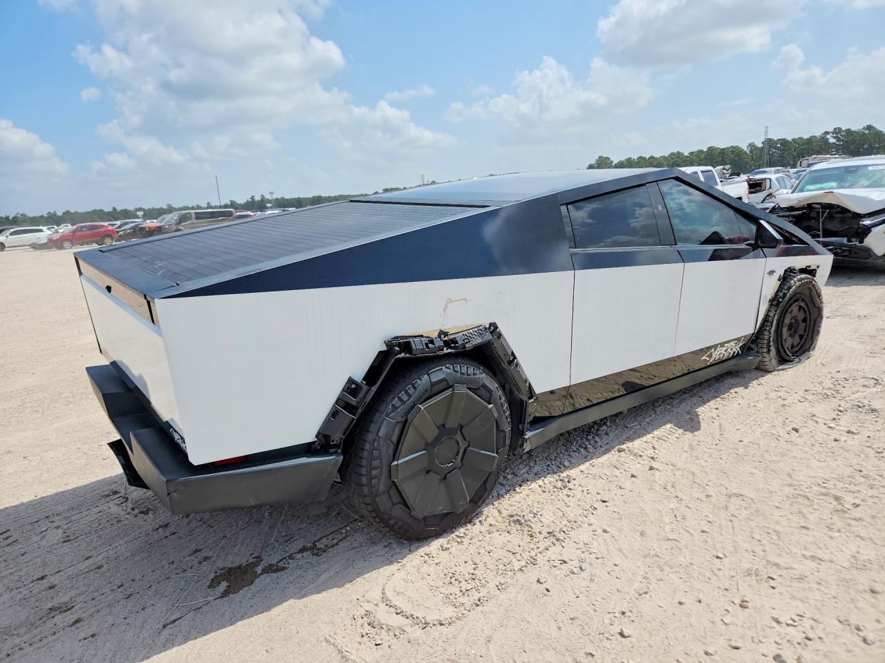 2024 TESLA CYBERTRUCK — снимка 3
