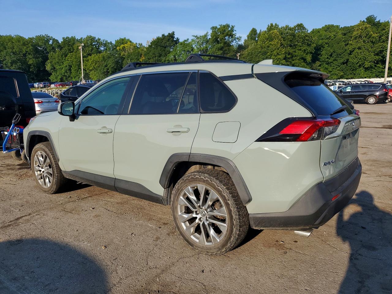 2019 TOYOTA RAV4 XLE PREMIUM — снимка 2