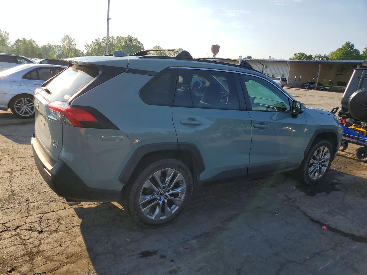 2019 TOYOTA RAV4 XLE PREMIUM — снимка 3
