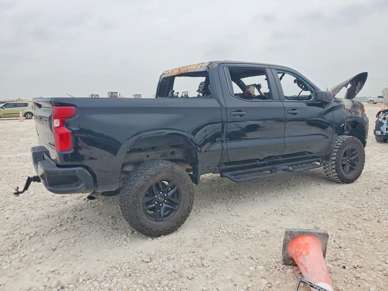 2021 CHEVROLET SILVERADO C1500 CUSTOM — снимка 3