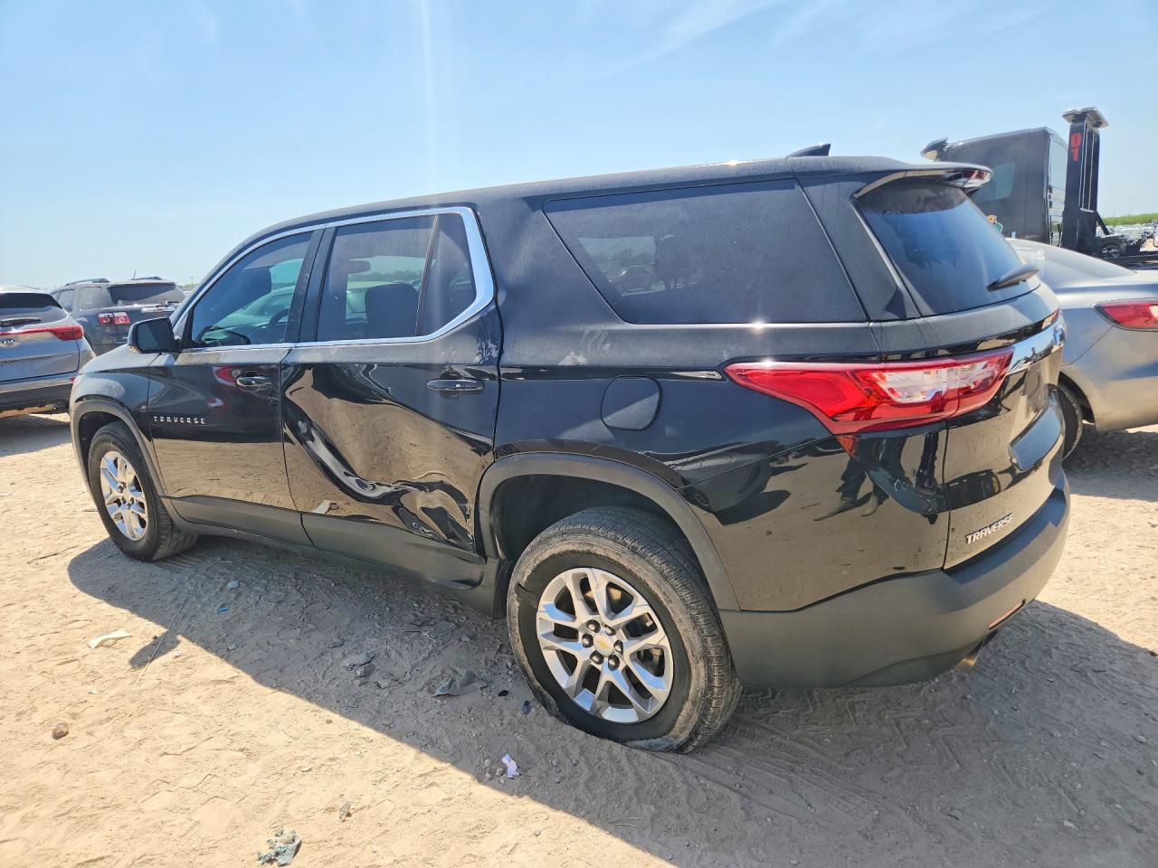 2020 CHEVROLET TRAVERSE LS — снимка 2