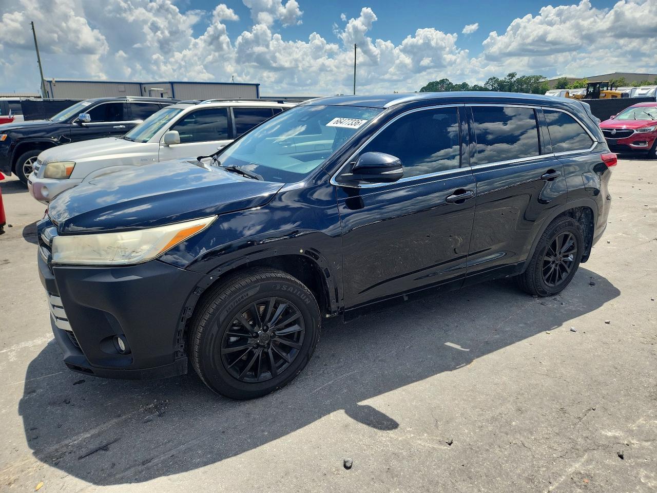 2018 TOYOTA HIGHLANDER XLE