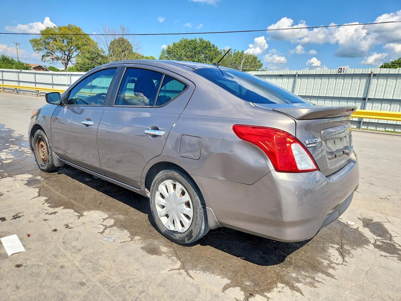 2015 NISSAN VERSA 1.6 SV — снимка 2