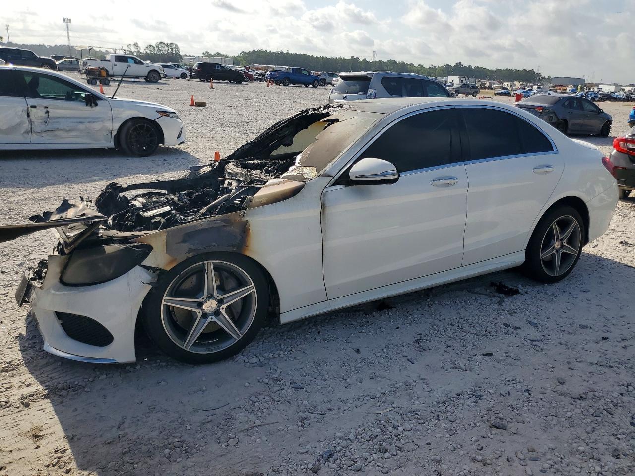 2015 MERCEDES-BENZ C 300