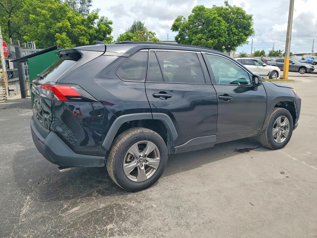 2024 TOYOTA RAV4 XLE — снимка 3