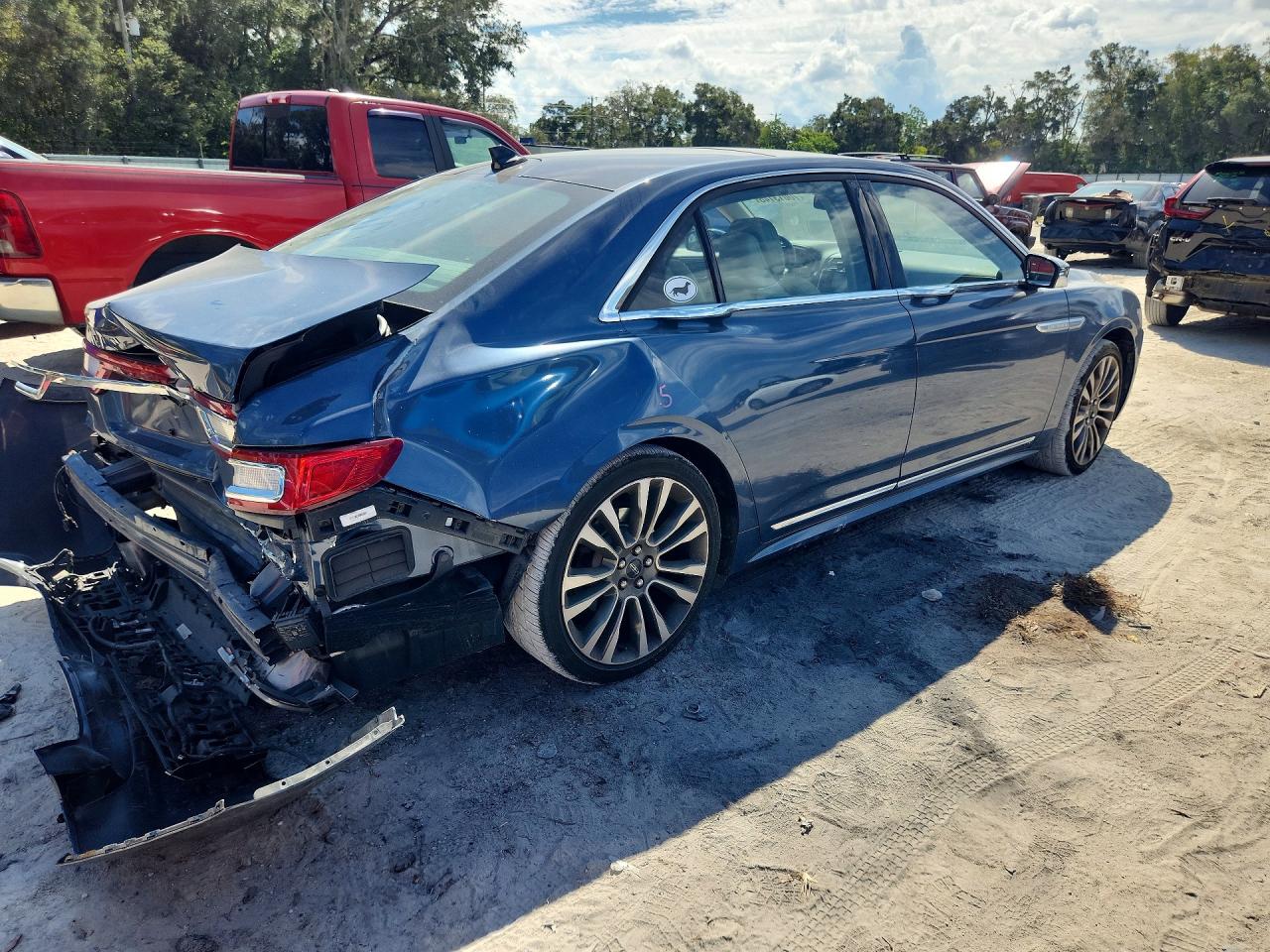 2020 LINCOLN CONTINENTAL RESERVE — photo 3