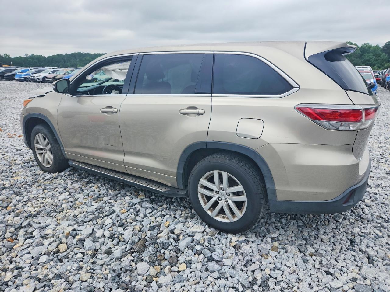2015 TOYOTA HIGHLANDER LE — снимка 2