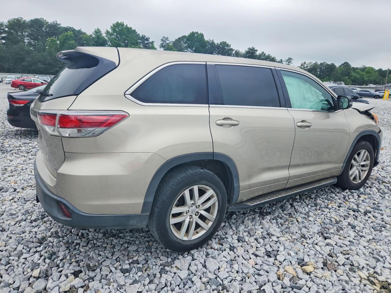 2015 TOYOTA HIGHLANDER LE — снимка 3