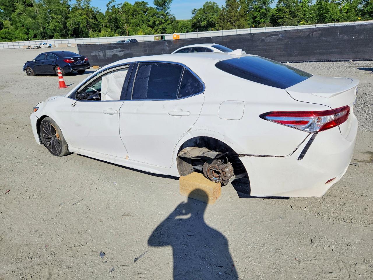 2020 TOYOTA CAMRY SE — снимка 2