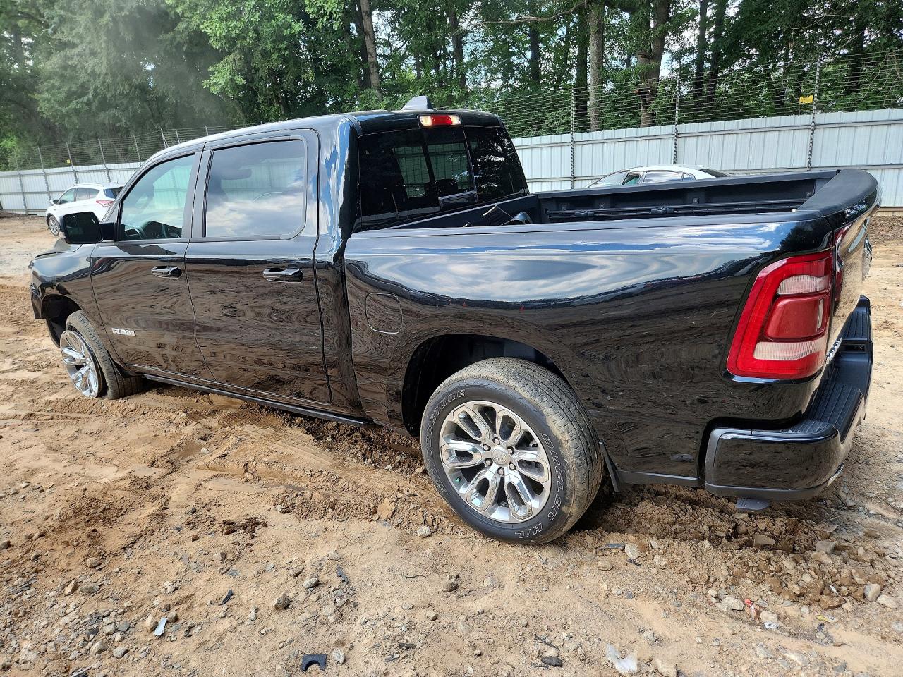 2024 RAM 1500 LARAMIE — снимка 2