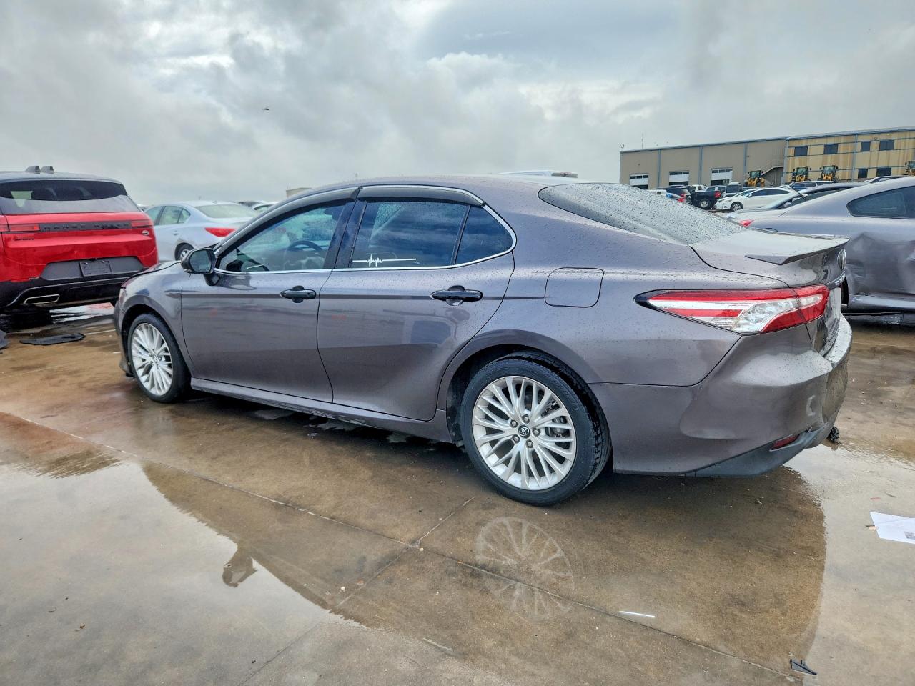 2018 TOYOTA CAMRY XLE — снимка 2