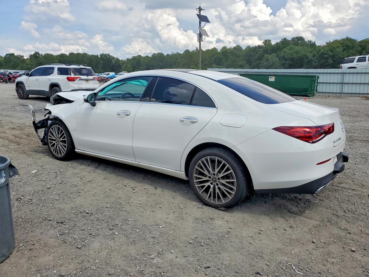 2022 MERCEDES-BENZ CLA 250 4MATIC — снимка 2