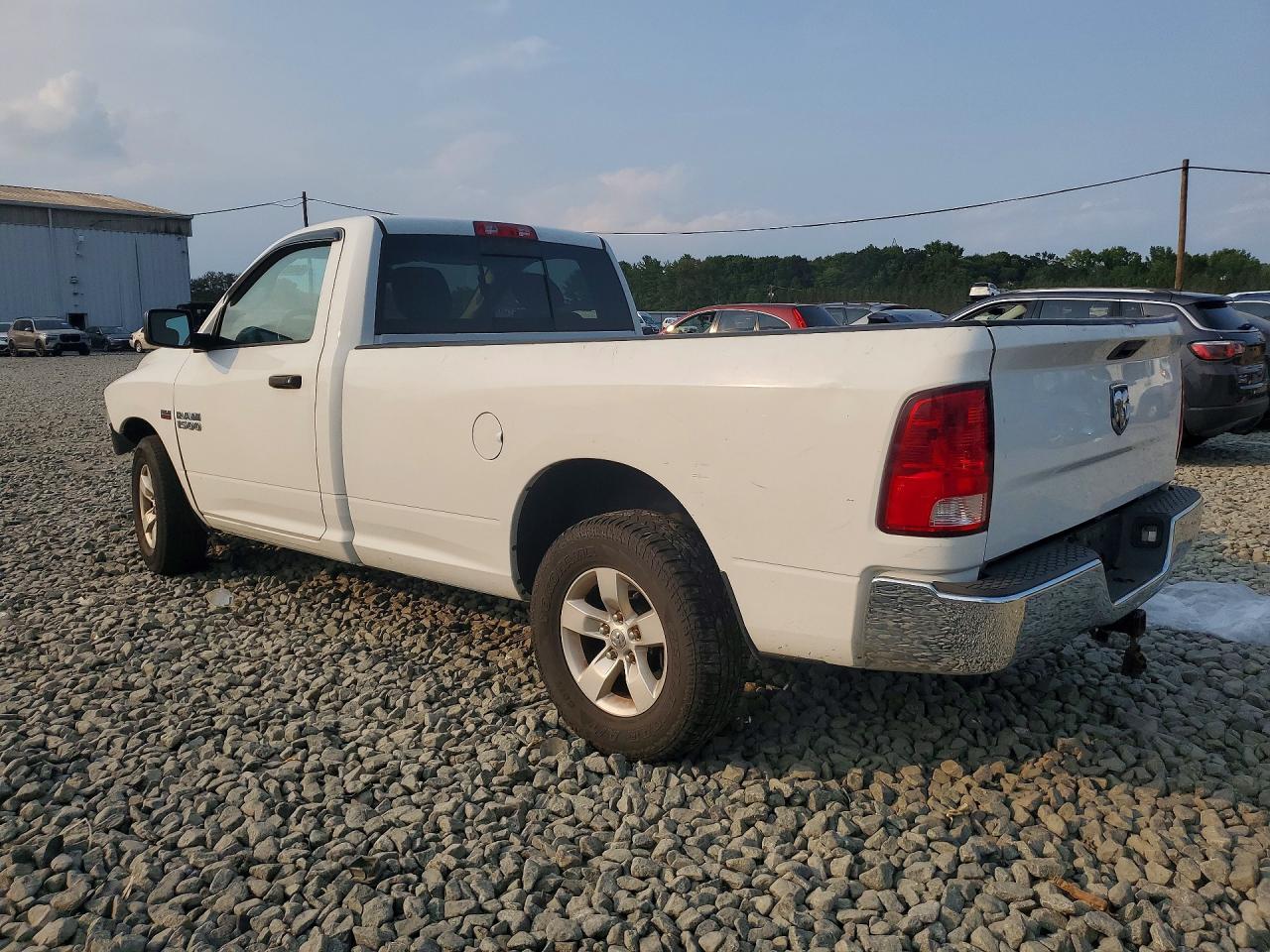 2015 RAM 1500 ST — снимка 2