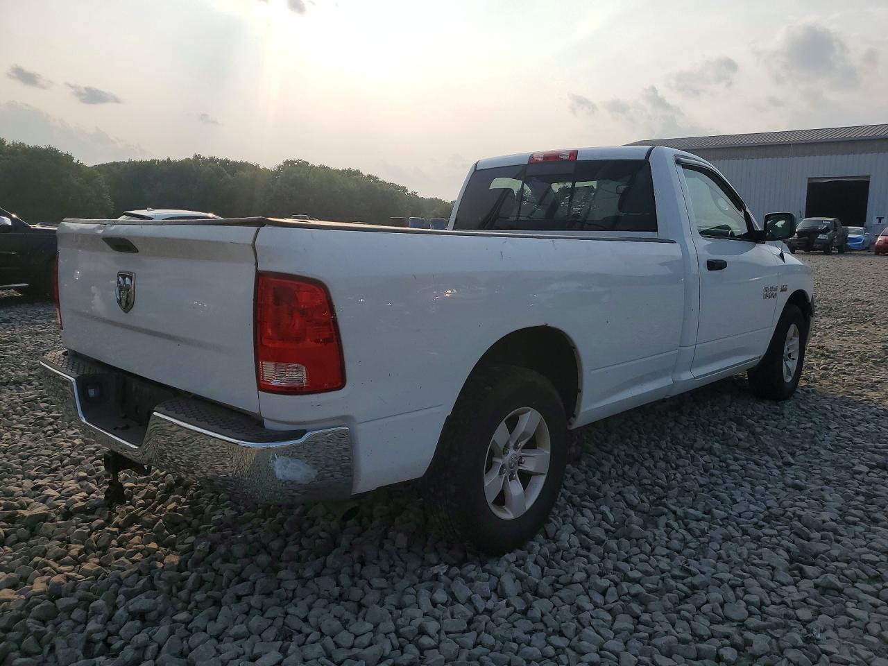 2015 RAM 1500 ST — снимка 3