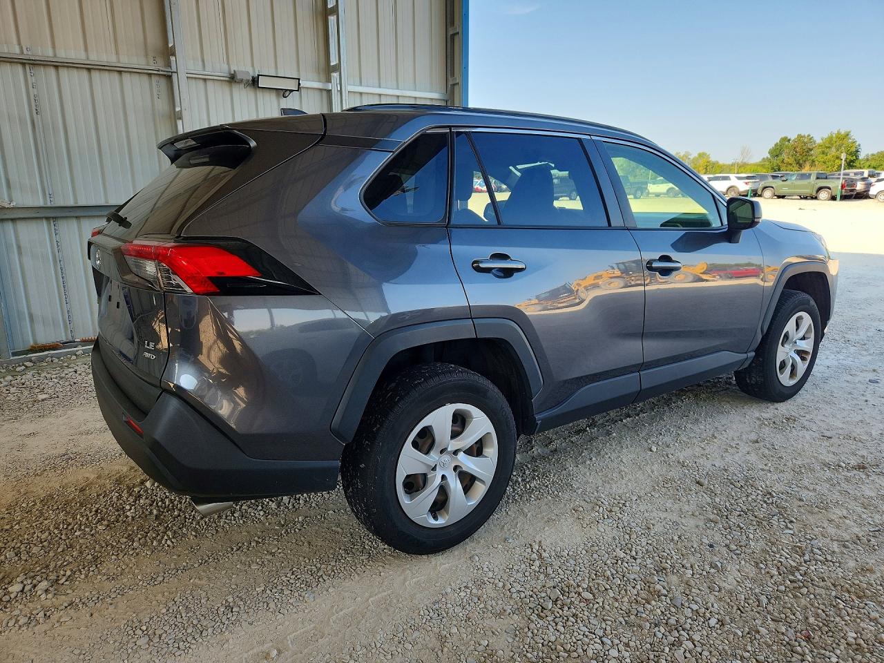 2019 TOYOTA RAV4 LE — снимка 3