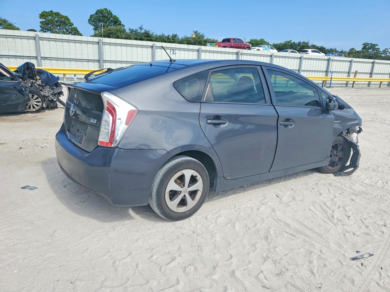 2015 TOYOTA PRIUS TWO — снимка 3