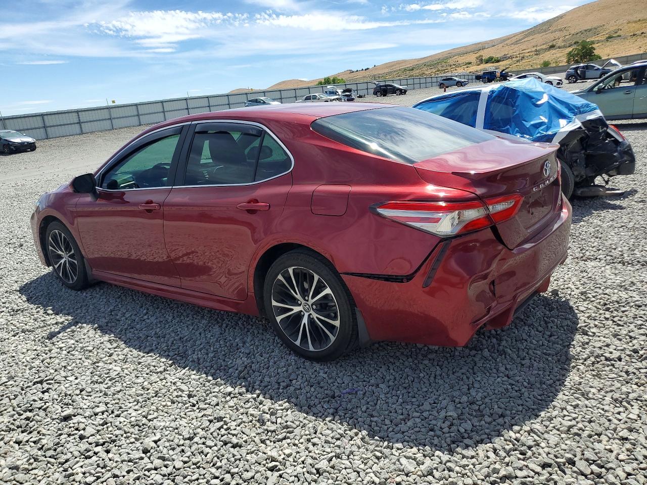 2018 TOYOTA CAMRY SE — снимка 2