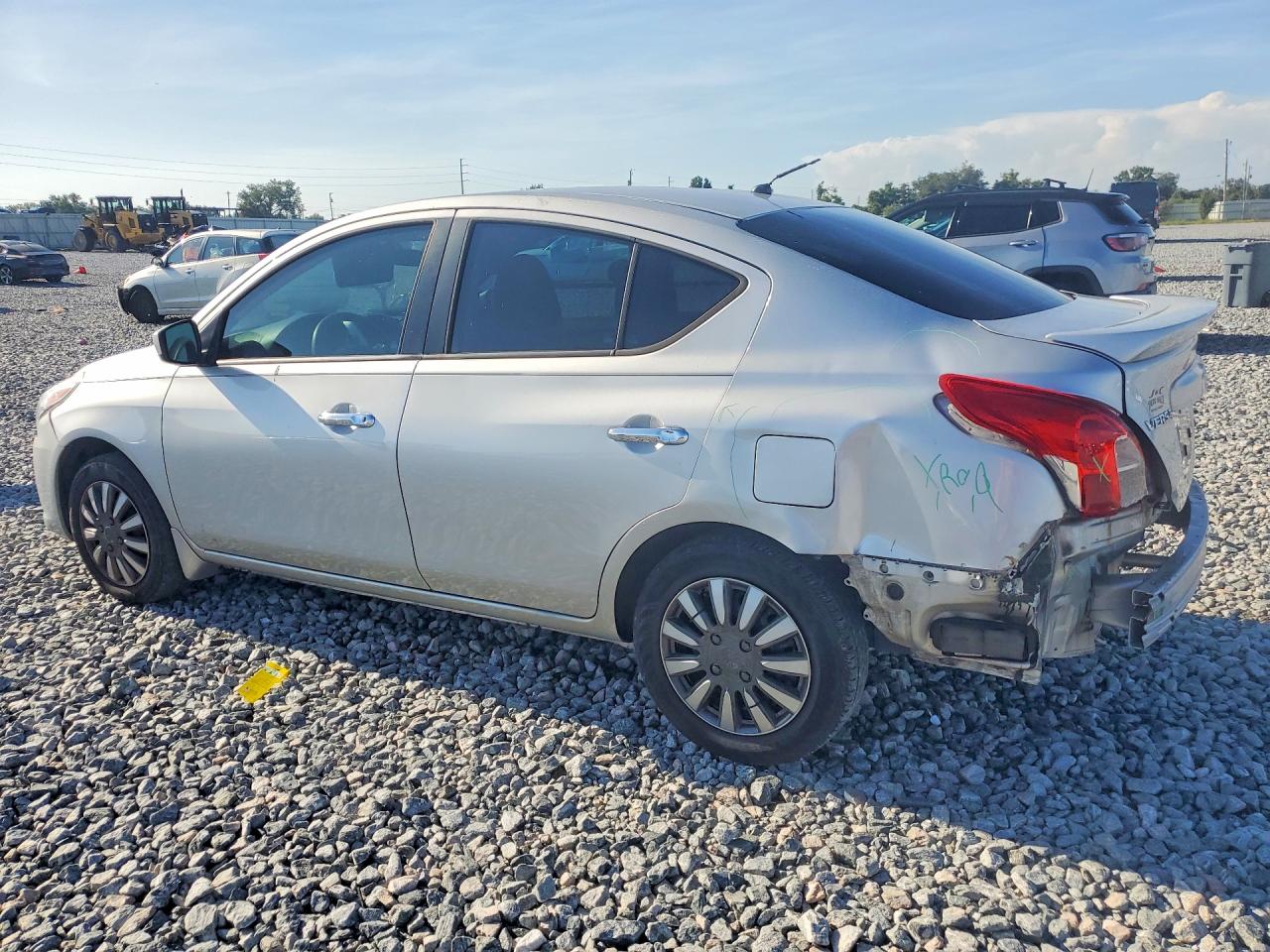 2015 NISSAN VERSA 1.6 SV — снимка 2