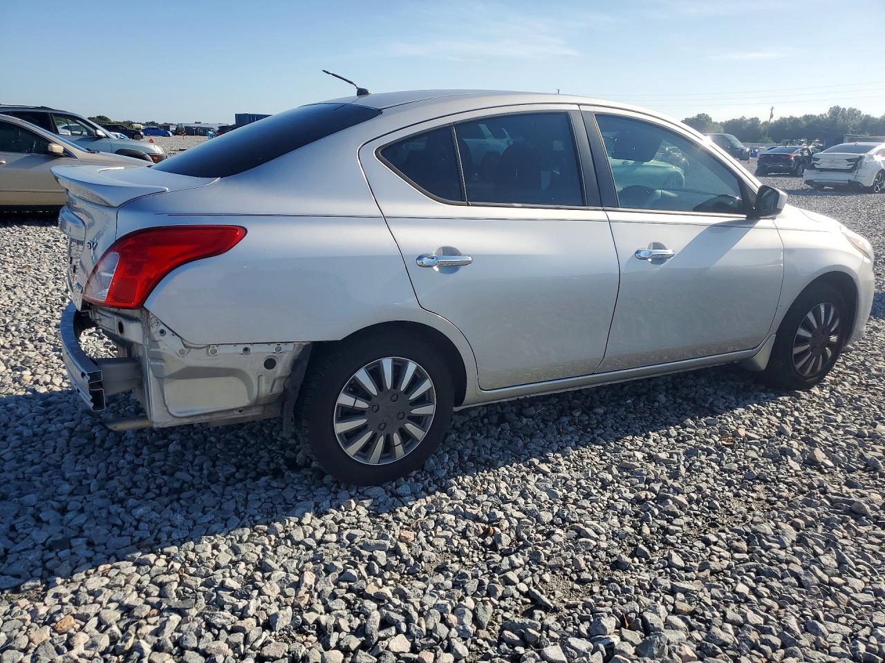 2015 NISSAN VERSA 1.6 SV — снимка 3